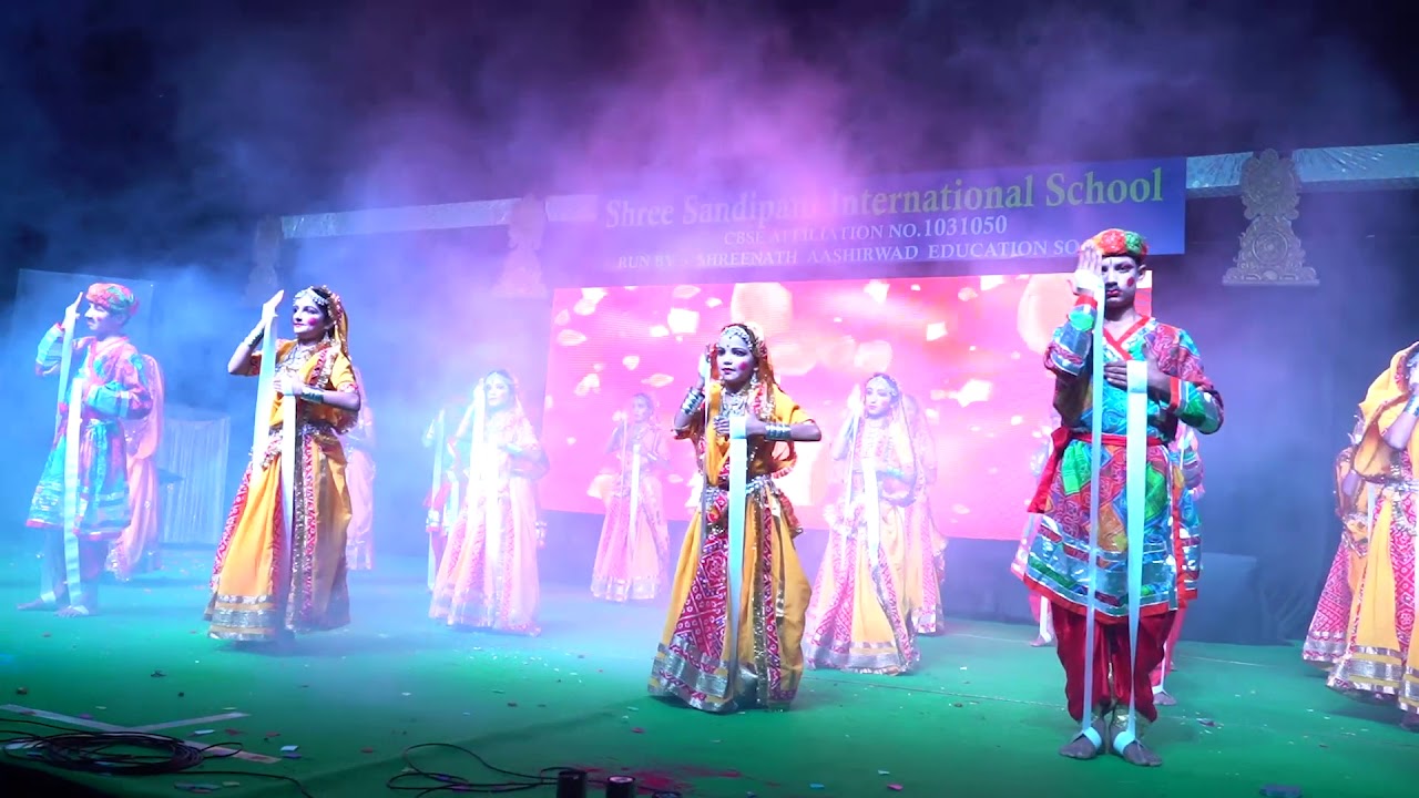 Puppet Dance // VI Class Students