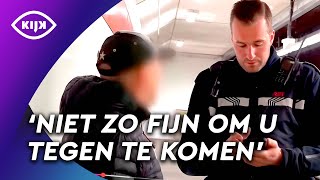 Download Lagu Forse BOETES voor ZWARTRIJDER die POORTJES met GEWELD opent | Overtreders | KIJK Misdaad MP3 Download Lagu Forse BOETES voor ZWARTRIJDER die POORTJES met GEWELD opent | Overtreders | KIJK Misdaad MP3