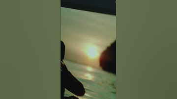 How to fake the anamorphic lens flare in 30 seconds. #cinematic #tutorial