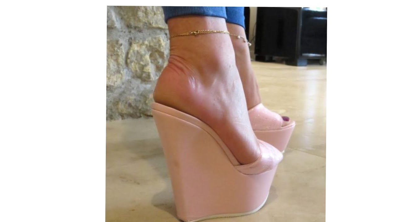 Adorable and lavish collection of platform wedge heel mule sandals for ladies 