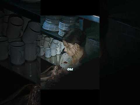 AVPR | Woman Ambushed in Diner – Facehugger Attack