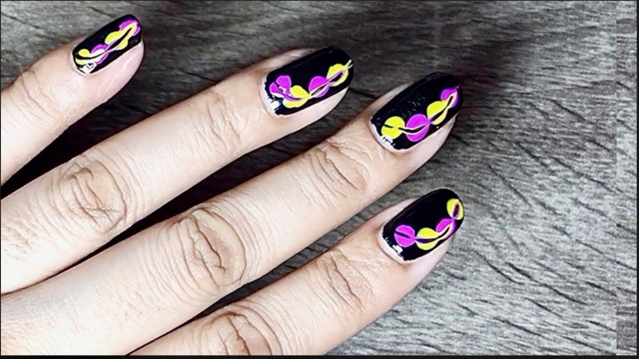 Geometric Nail Art Using a Toothpick - wide 4