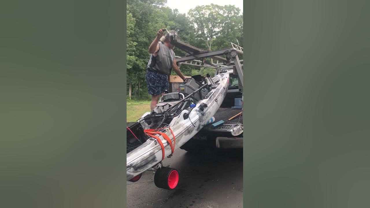 Heavy Kayak Loading and unloading made easier, with multi functional winch for my pickup YouTube