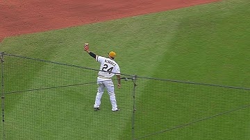 COL@PIT: Alvarez charges in on bunt, makes nice catch