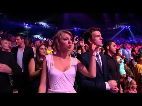 Flo Rida feat. Stayc Reigns - Wild Ones / Whistle (Teen Choice Awards 2012) HD