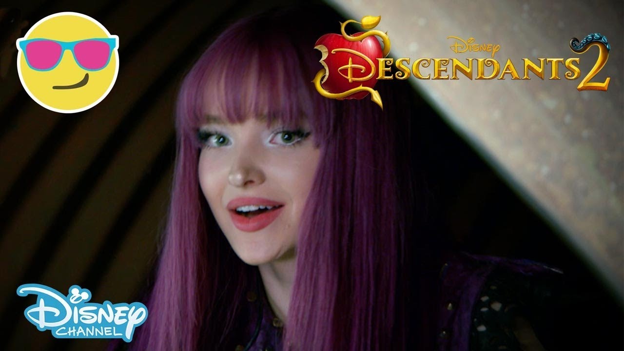 Descendants 2 | VK's vs. Pirates - YouTube