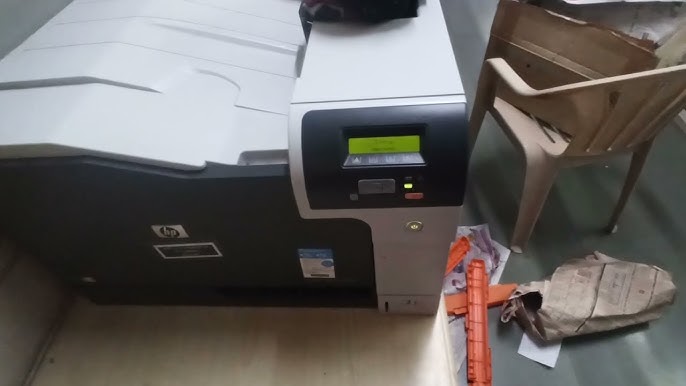 Imprimante A3 Laser HP Color LaserJet Professional CP5225n (CE711A