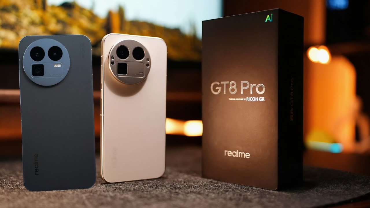 Realme GT 8 Vs Pro Hands On Comparison Unboxing Side By No Difference 