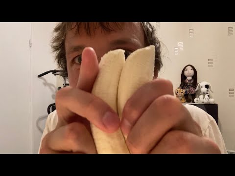 What sound do two peeled bananas make when they collide