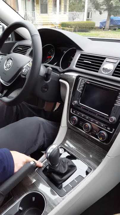 2016 Volkswagen Passat Interior Design | AutoMotoTV - YouTube