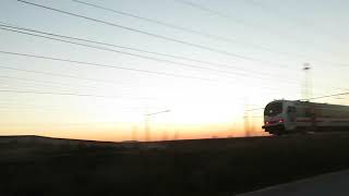 TRANSITO RAPIDO DI UN CONVOGLIO INTERCITY CON LA E401 A CAMPIGLIA MARITTIMA