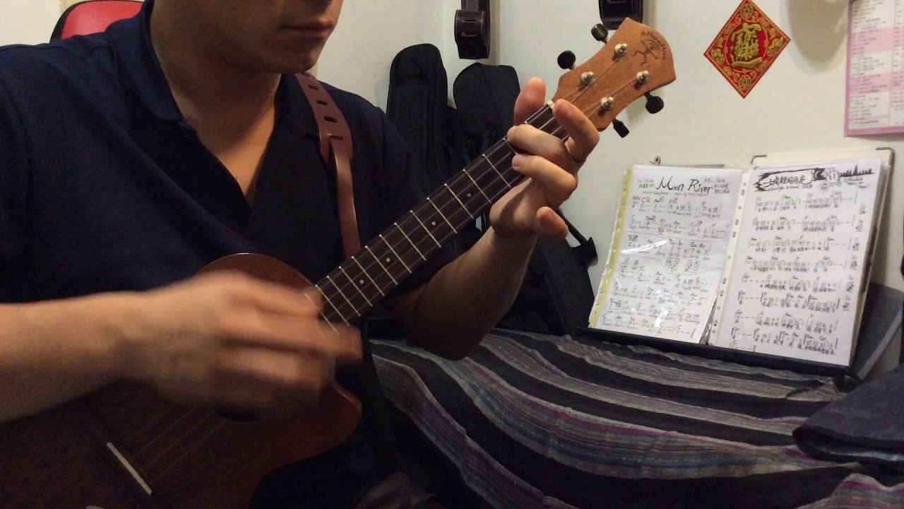Moon river (Ukulele Solo) YouTube