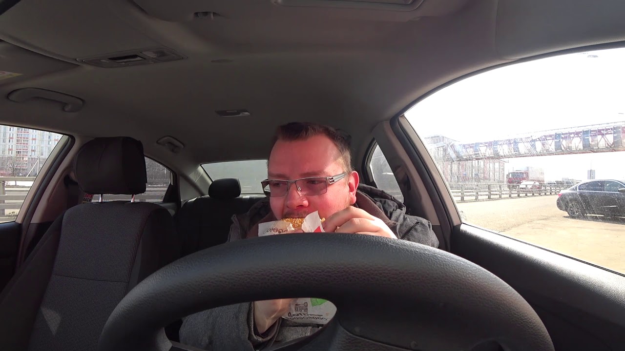 Как мужик Тройной ВОППЕР Дегустировал - YouTube