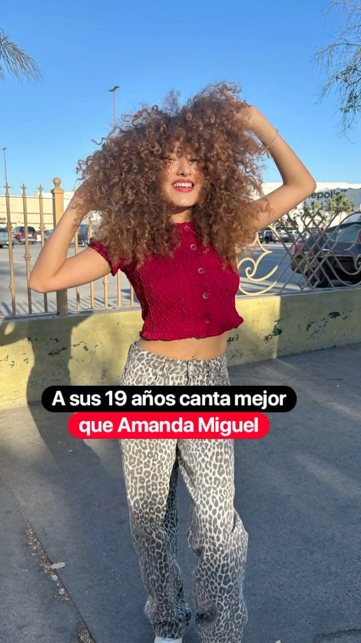 A sus 19 años canta mejor que Amanda Miguel