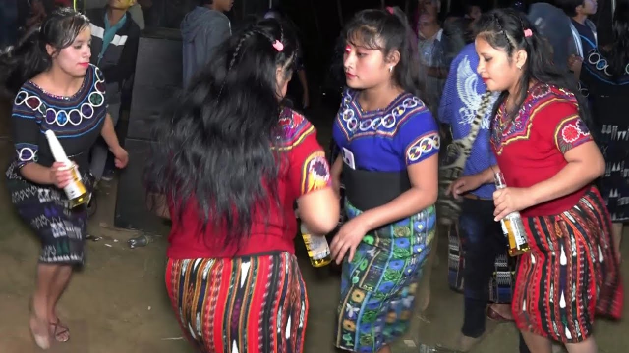 😱Wow😱solo mira como baila la de rojo la Cumbia Del Tilin Lo Más Nuevo Estilo Único Xoyita Musical