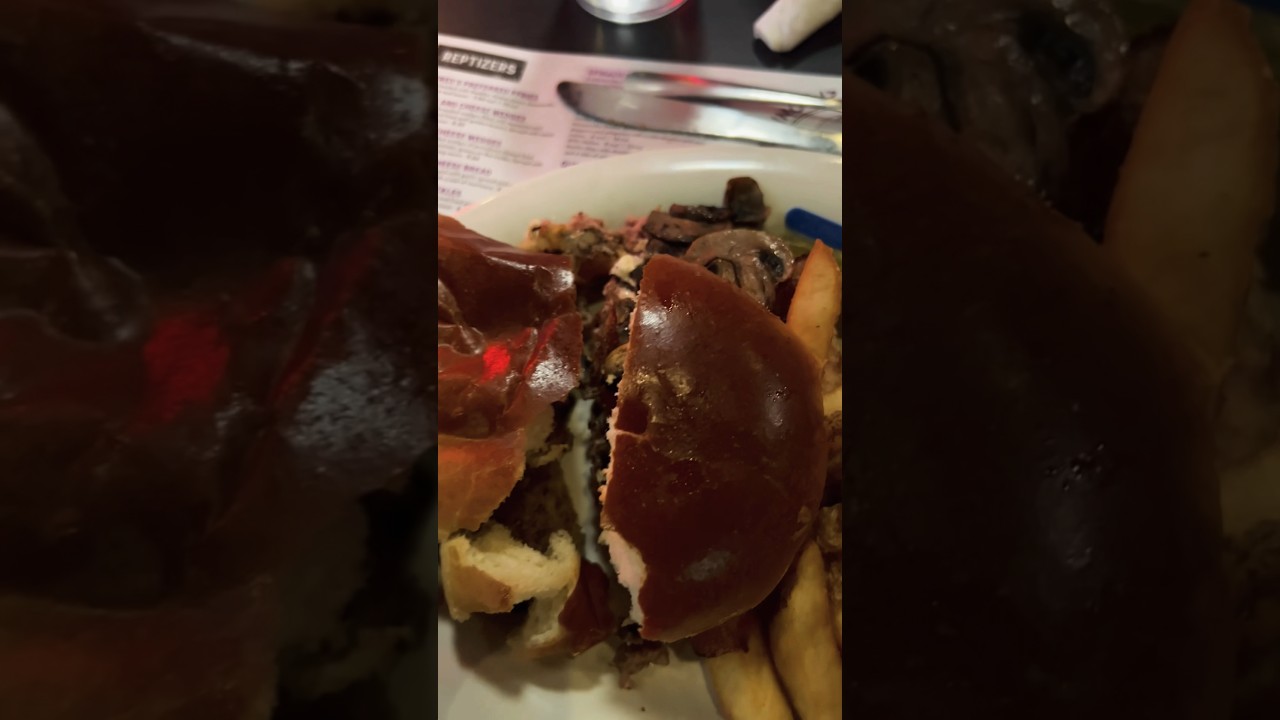 Rating the Blue Shroom ￼Burger at Winking Lizard