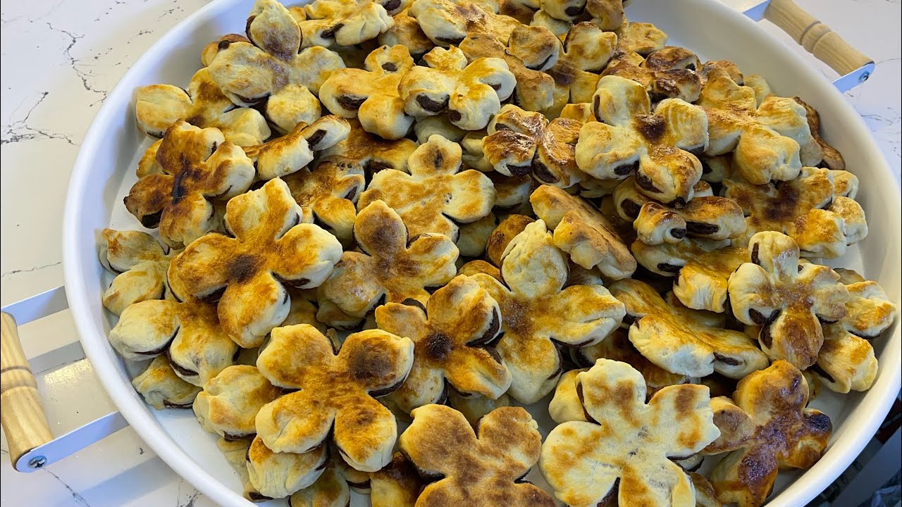 كومي ياحلوه بعد وقت سوي كليجه العيد باكثر كميه تتصوريها ع طريقتي تخلي الكل يكلج عاشت ايدج🥮🥮