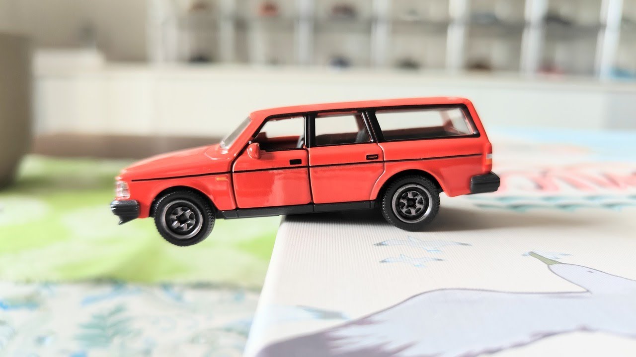 Majorette – Volvo 240 GL Estate Rouge – Miniature Die-cast Avec Roues Libres Et Carte à Collectionner