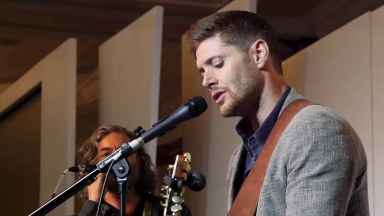 Jensen sings at Asylum 14