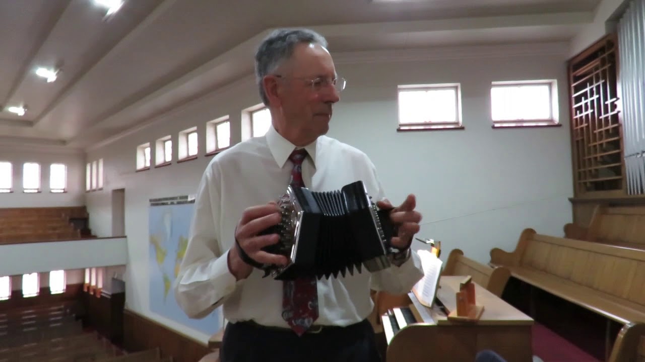 Konsertina / Concertina:  Uppie-setees -- prof. Langpiet de Villiers