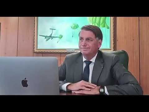 Bolsonaro “peida” ao vivo em entrevista à rádio