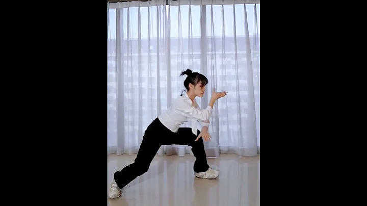 Kungfu Girl 太极冠军功夫女孩在家练功日常 - 天天要闻