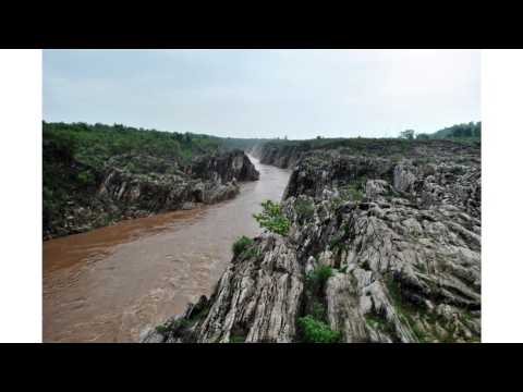 Vídeo: Onde está localizado o rio narmada na Índia?