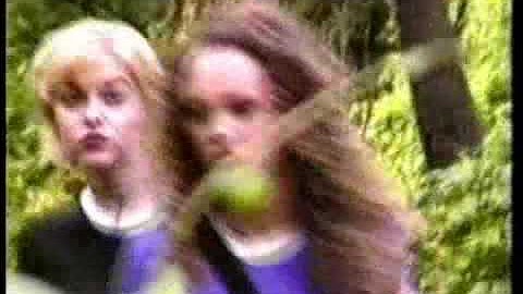 Itch-e & Scratch-e  -  Howling Dog