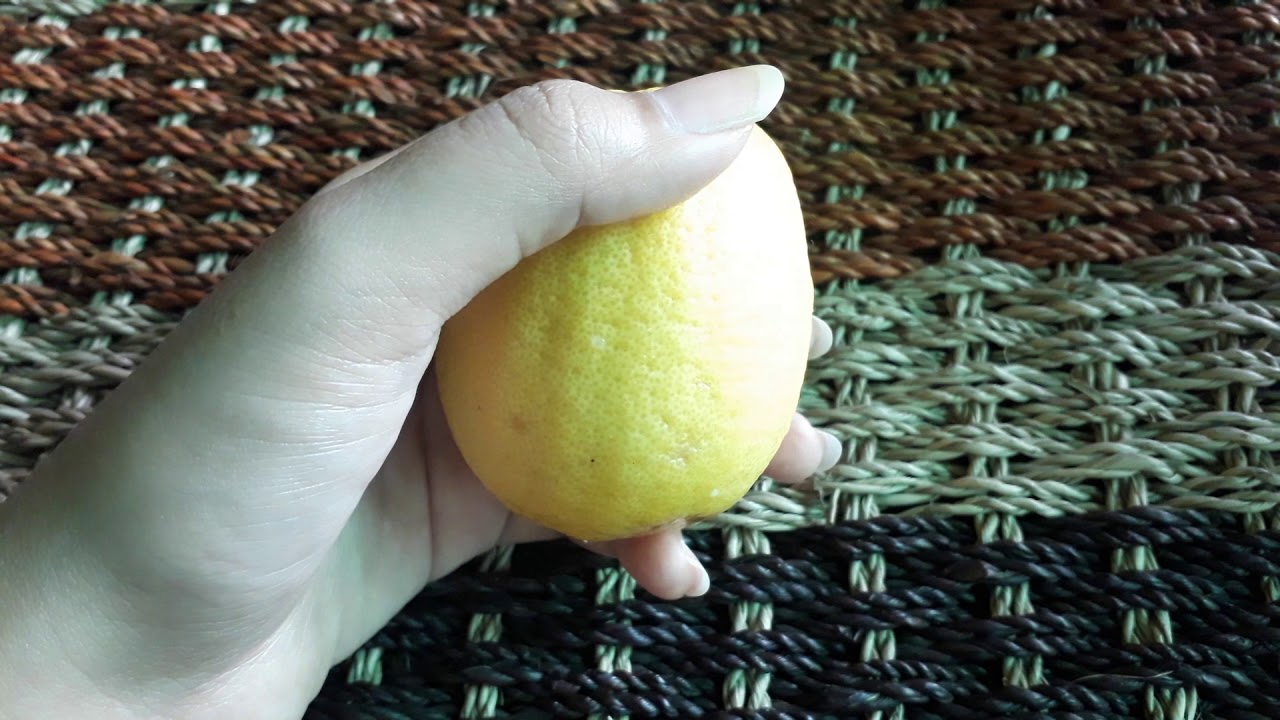 MENGHILANGKAN JERAWAT DENGAN LEMON // DEA ANTANIA 