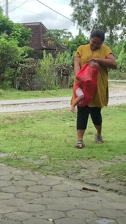 Anak Kecil Dimasukin Plastik Kresek