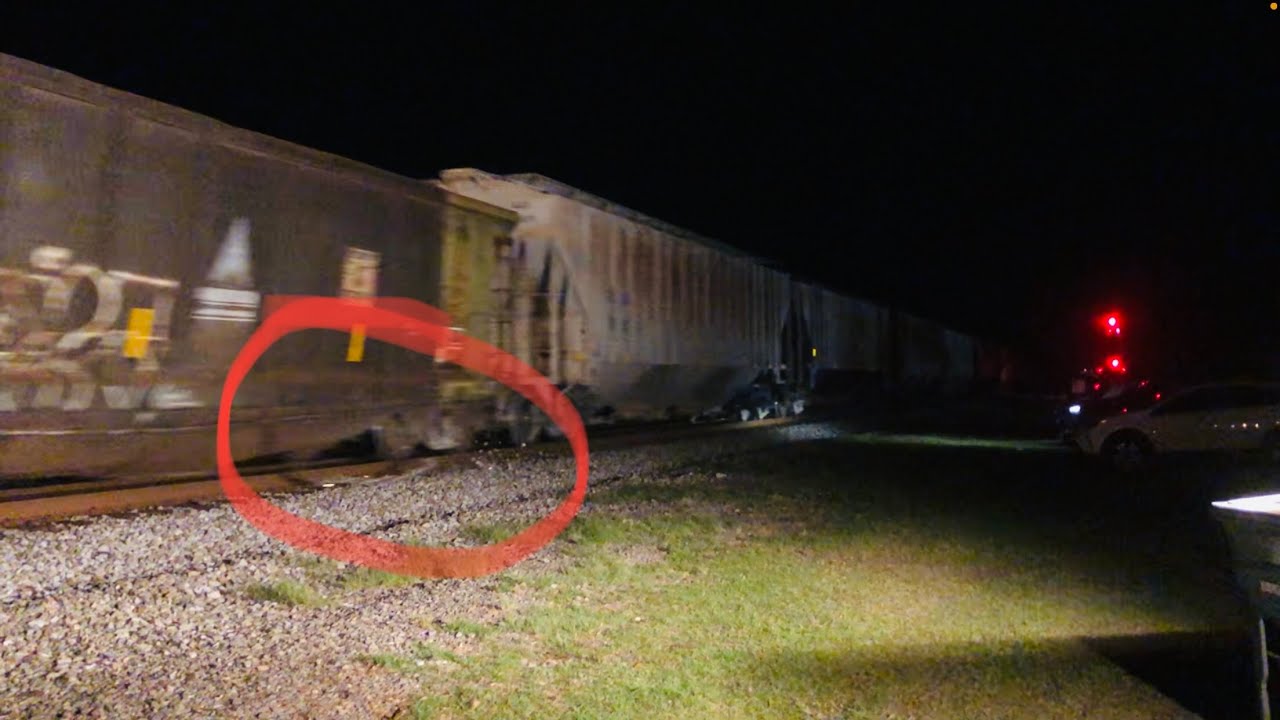 Dragging Equipment! CSX 3083 leads M452-03 at Folkston Winterwatch 2022