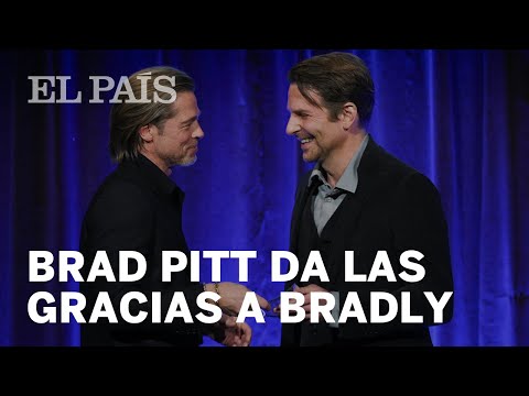 Vídeo: Brad Pitt dóna les gràcies a Bradley Cooper per ajudar a combatre l'alcohol