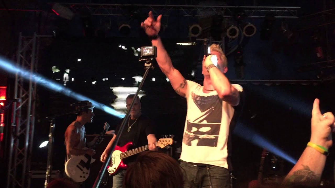 Mark Kennetz singing at  Shark City 01/17/15