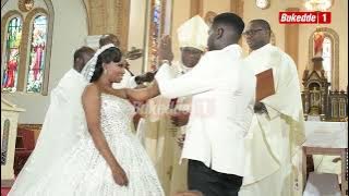 Agataliikonfuufu Omuyimbi Irene Ntale aggatiddwa ne bba Vincent Kalibbala.