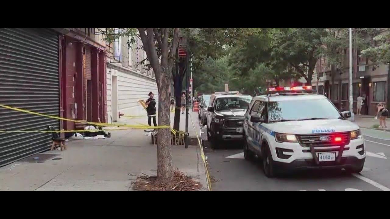 1 dead, 2 others injured in East Village stabbing: NYPD - YouTube