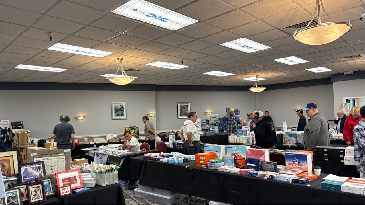 Выставка коллекционных предметов авиакомпании SFO