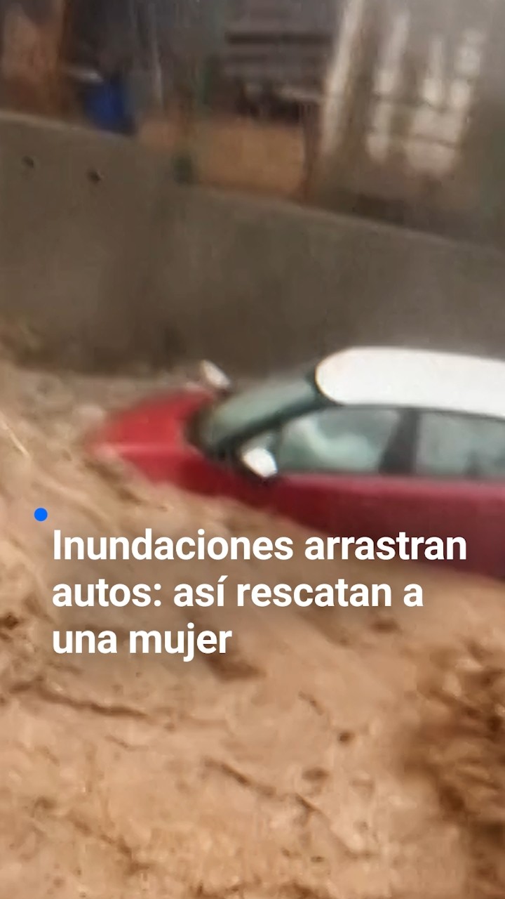 Así fue el rescate de una mujer atrapada en medio de unas inundaciones