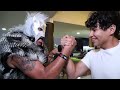 ESCORPIÓN DORADO en busca de súbditos INDESTRUCTIBLES en CINÉPOLIS | #YoSoyIndestructible