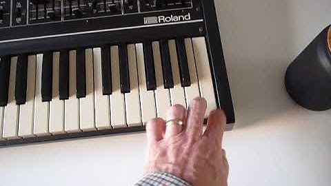 Roland sh09 P1190819