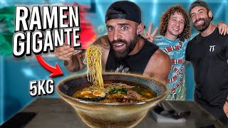 LUISITO COMUNICA ME RETA a COMER el RAMEN GIGANTE PICANTE más GRANDE de MÉXICO 🍜 *MARUCHAN GIGANTE*