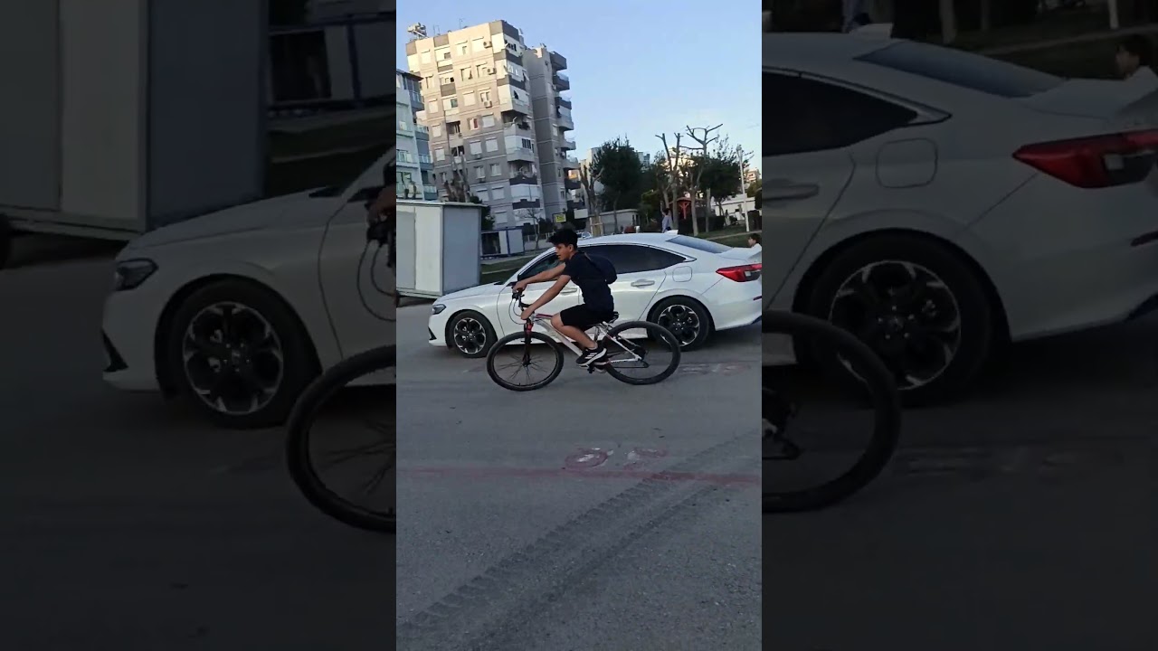 Tek teker bisiklet sürme, bisiklet show Antalya, Konyaaltı bisiklet gösterisi. Arkadaşlarla oynamak.