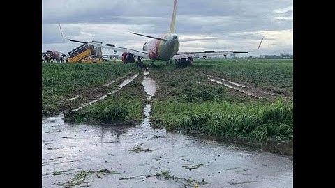 HTH - Máy bay VietJet (VJ322 PQC - SGN) trượt khỏi đường băng khi hạ cánh.