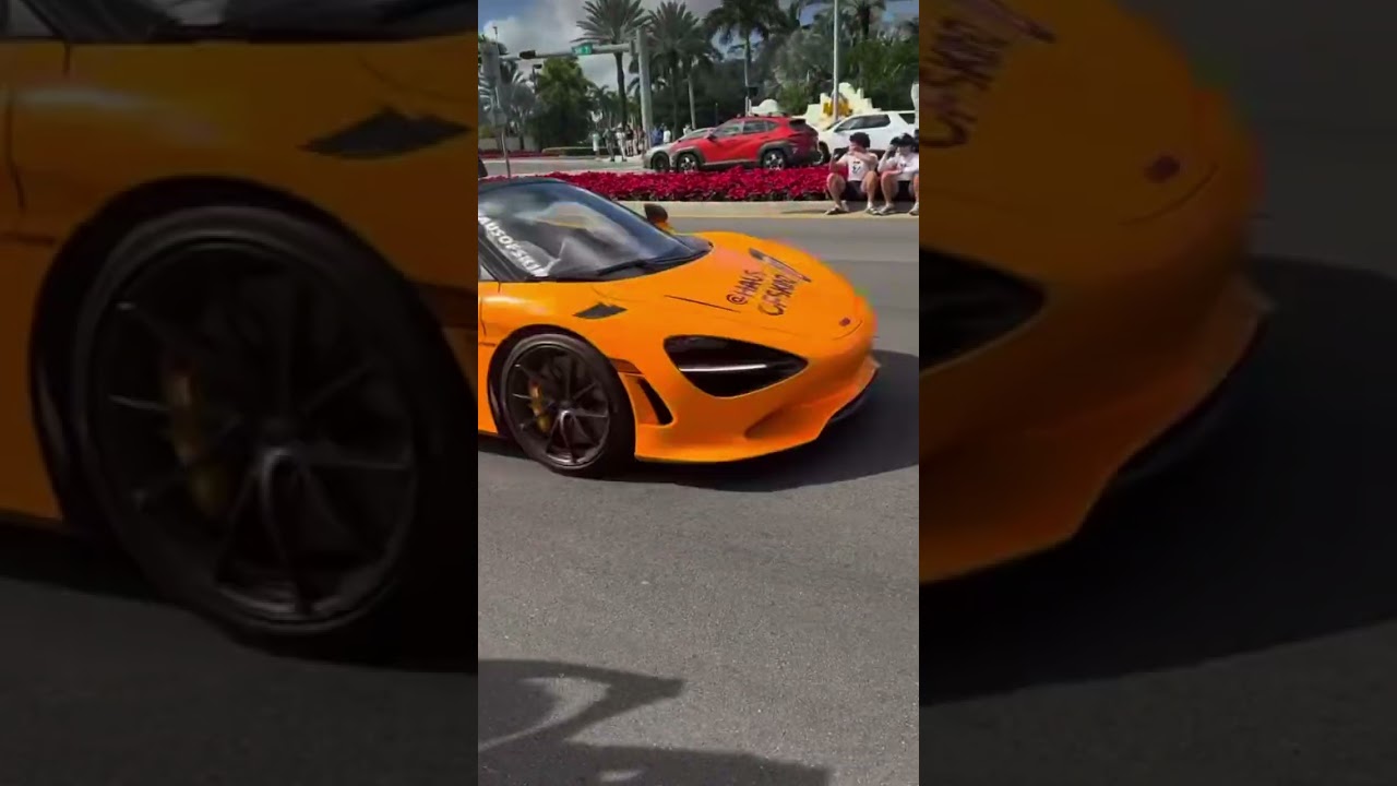 Суперкары покидают кафе Cars and Coffee.