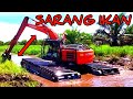 beko besar alat berat amphibious excavator hitachi ZaXis 210 F 5G semi long cuci kanal sungai besar