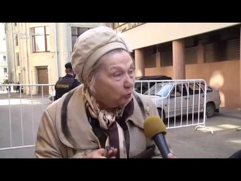 «Нас сейчас ненавидит весь мир из-за этого упыря. Путин — это война»
