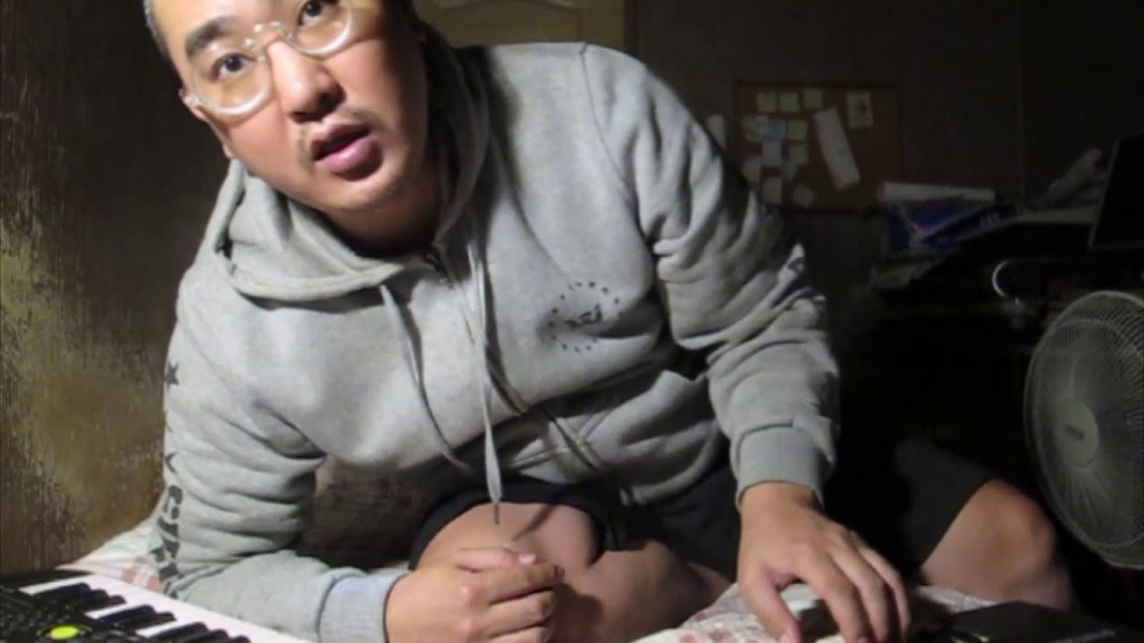 B-BOY PLAYS CHESS (WINDMILL ON THE CHESS BOARD) [LIVE IN A ROOM]