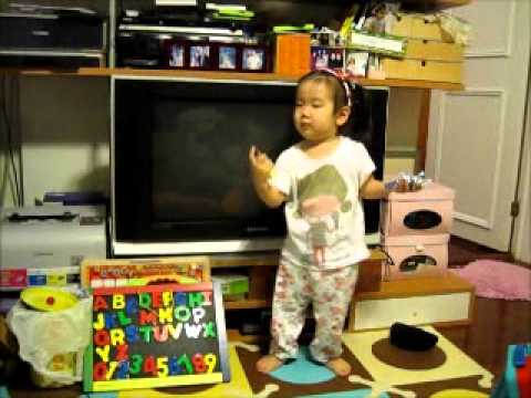 2.5살 서연이 쉐이크 댄스-s.wmv