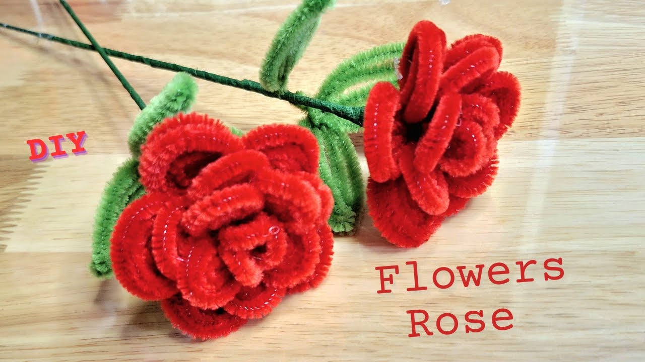Yarn and Pipe Cleaner Coiled Roses – The Pinterested Parent