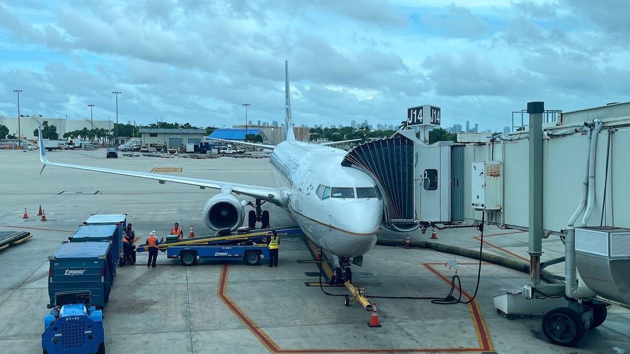 Copa Airlines 737-800 Economy Class Experience | Miami (MIA) - Panama City (PTY)