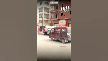 صعيدي يهدي غزة أعوادا من القصب 